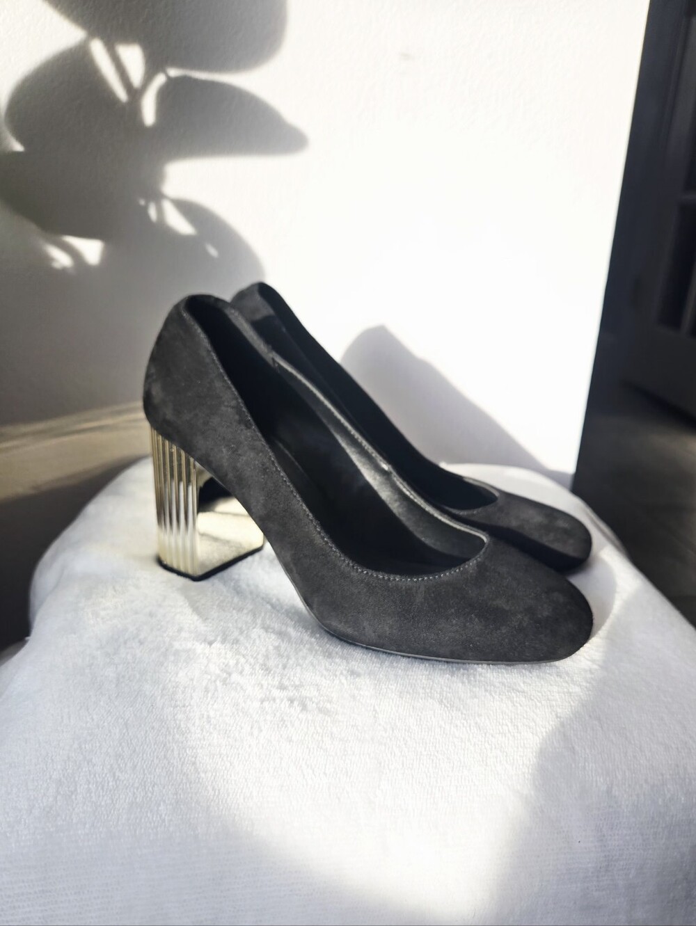 MICHAEL Michael Kors Porter Flex Suede Pumps Size 7 - Picture 2 of 7